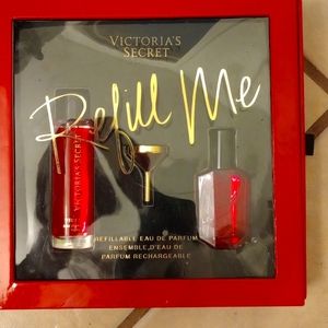 Very sexy perfume with extra refill bottle and extra perfume